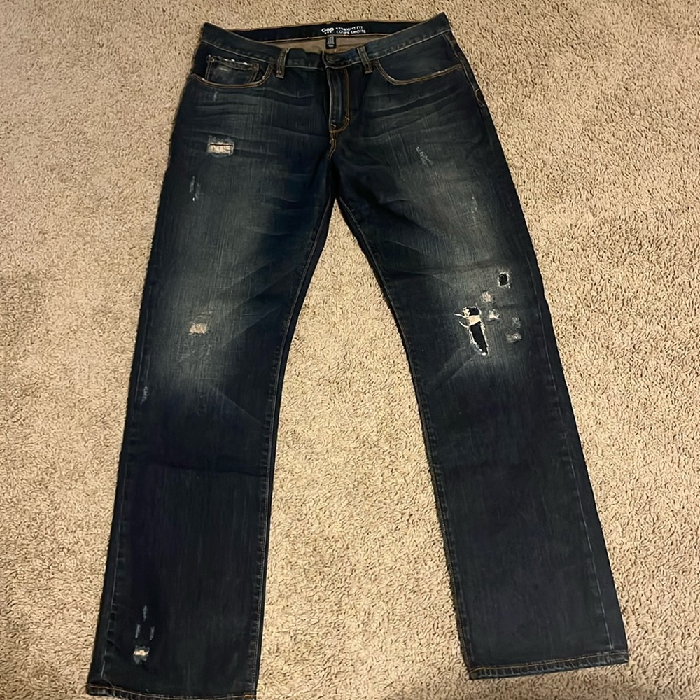 Gap straight fit. 34x34. Dark wash.